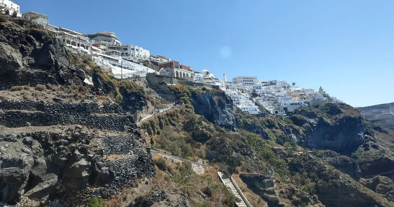 Was in Fira Santorini Wikipedia nicht steht