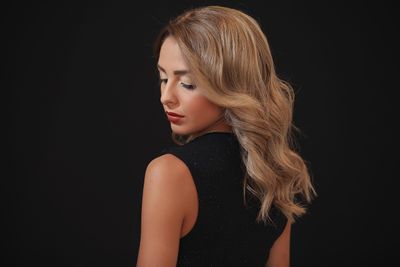Welche Styling-Tricks lassen mich sofort größer wirken?