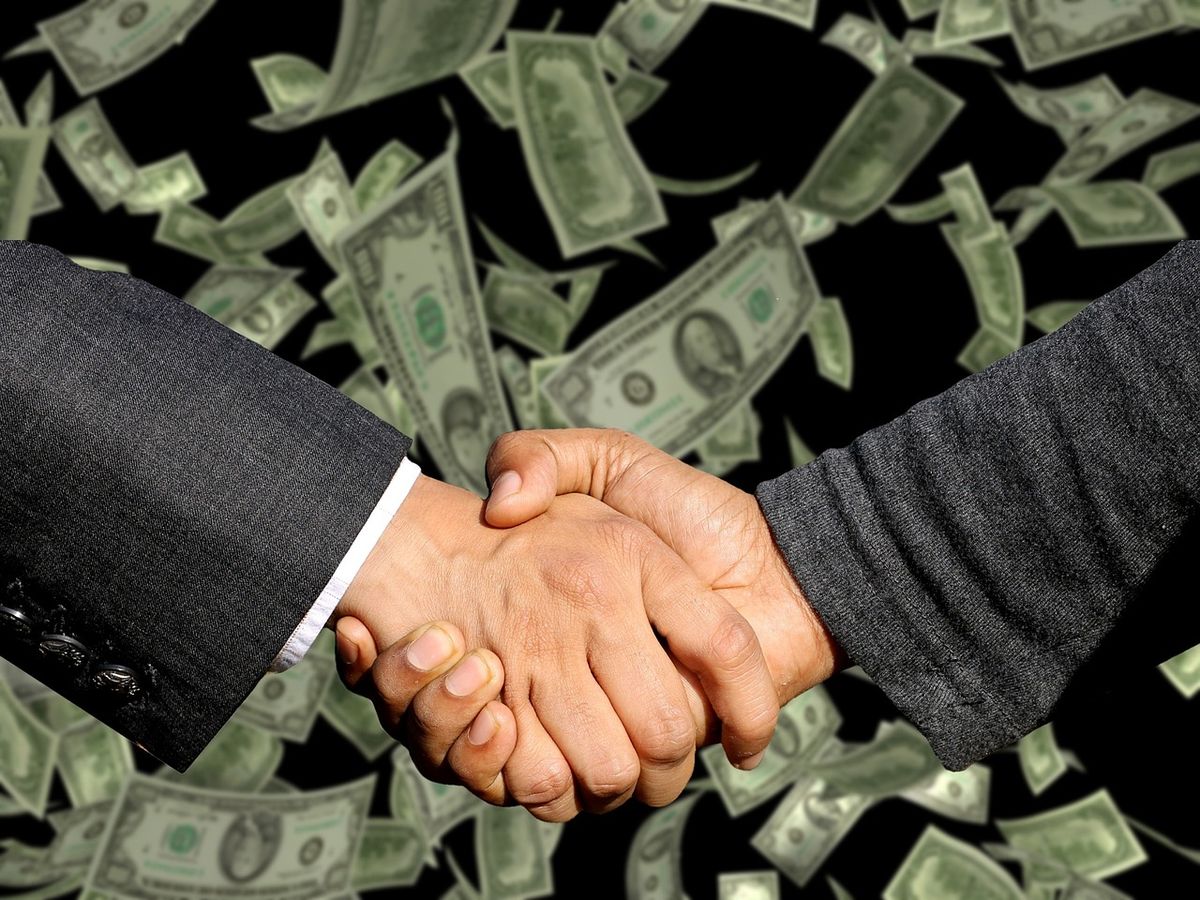 Wie verhandle ich erfolgreich mit Geschäftspartnern und Investoren?